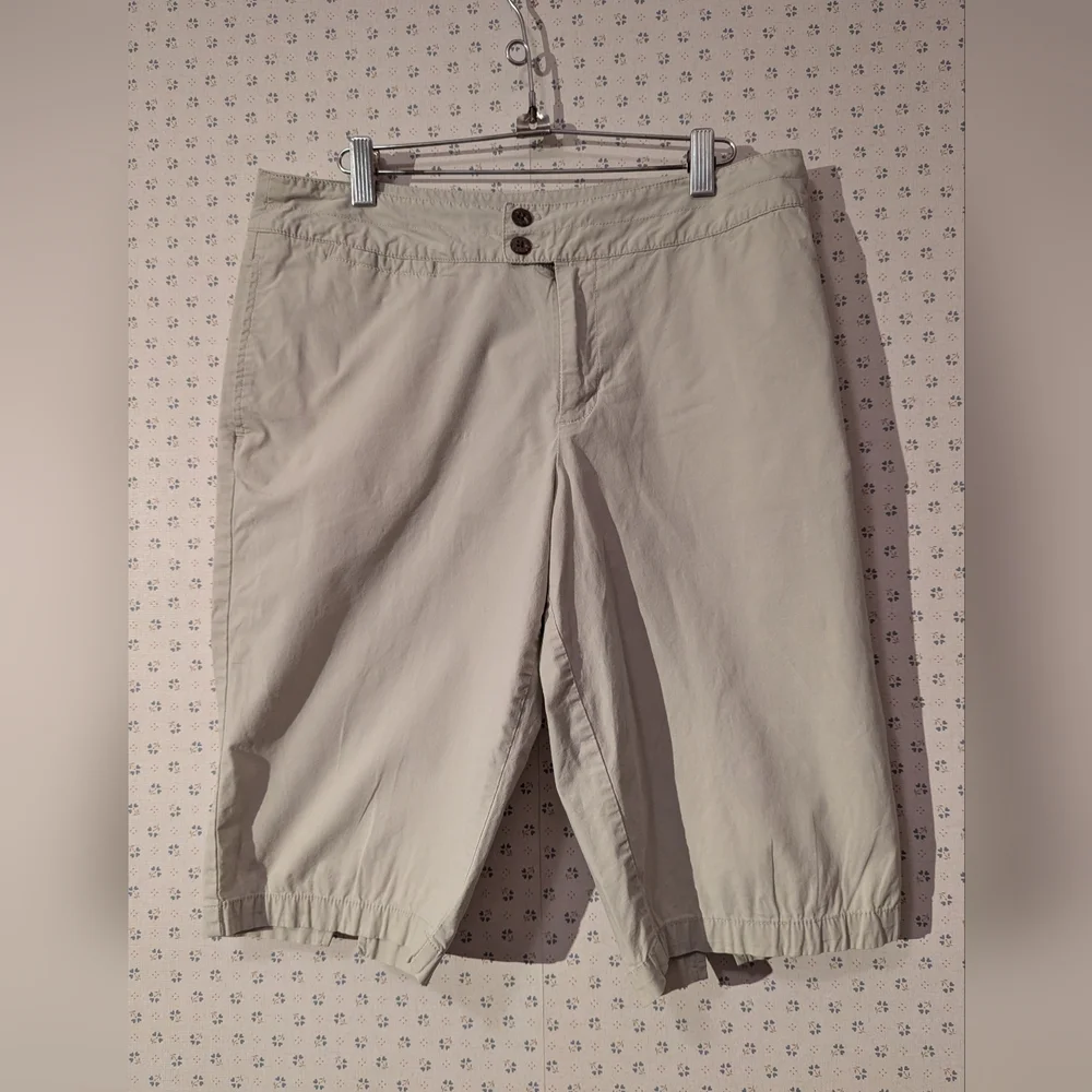 White Sierra 10 Bermuda Shorts Light Tan Women's Hiking Walking Outdoors